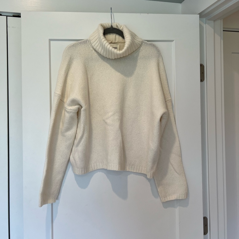 Abercrombie Turtleneck Sweater (Size Small, Off-White Color)
